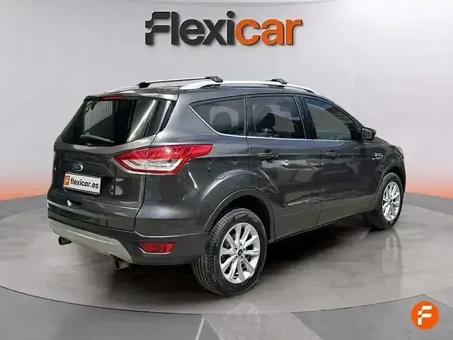 Usado Ford Kuga Titanium 182 CV (133 kW) 2016 Negro SUV