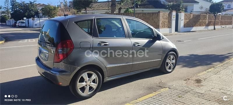 Usado Mercedes A180 Avantgarde 109 CV (80 kW) 2010 Gris / plata Monovolumen