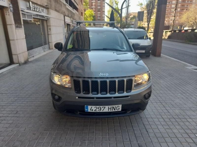 Usado Jeep Compass Limited 163 CV (119 kW) 2012 Gris / plata SUV