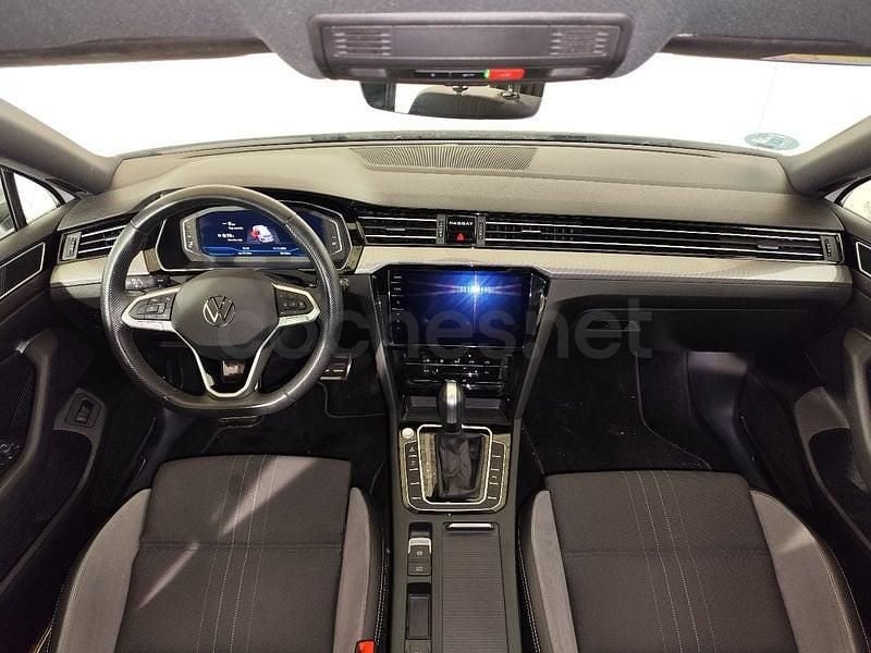Usado VW Passat Alltrack 200 CV (147 kW) 2021 Blanco Familiar