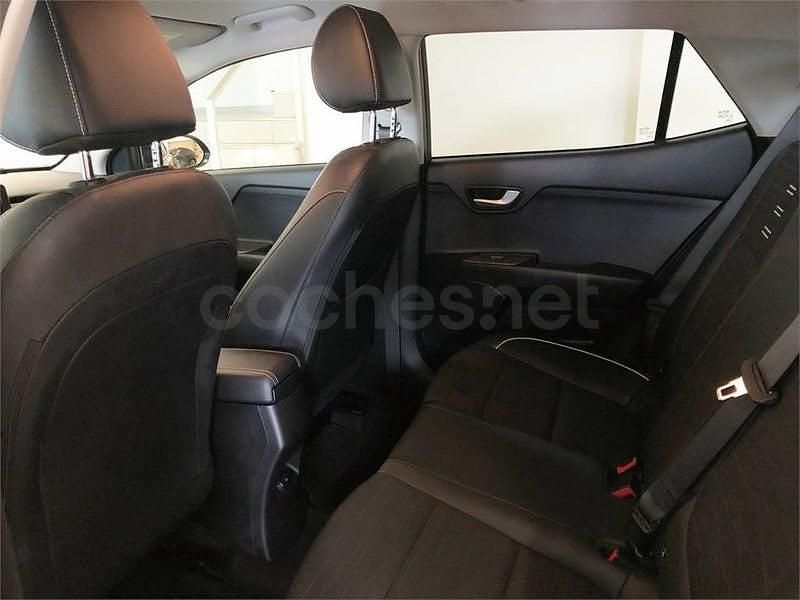 Usado Kia Stonic GT-Line 100 HP (73 kW) 2021 Cinzento SUV