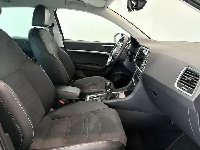 Usado Seat Ateca 150 CV (110 kW) 2024 Gris SUV