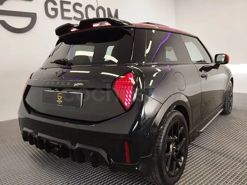 Usado Mini John Cooper Works 231 CV (169 kW) 2025 Negro Utilitario