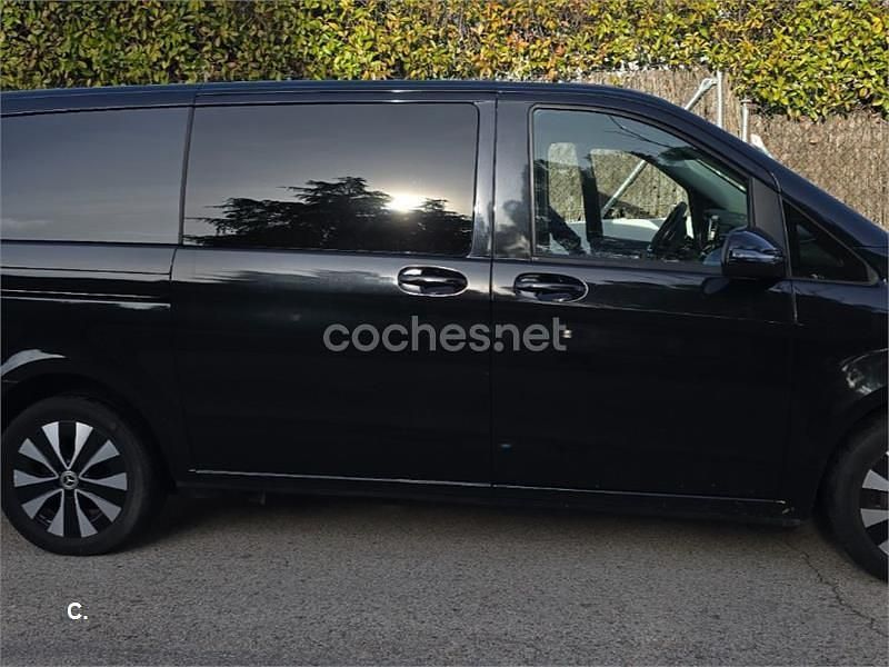 Negro Usado 2022 Mercedes V220 Avantgarde Monovolumen | 52.500 € (Precio justo) - Imagen 1/4