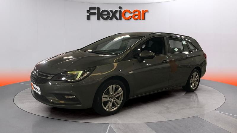 Usado Opel Astra Innovation 150 CV (110 kW) 2019 Gris Familiar