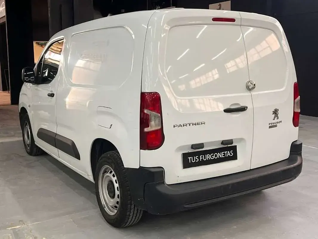 Usado Peugeot Partner S 102 CV (75 kW) 2021 Blanco Monovolumen