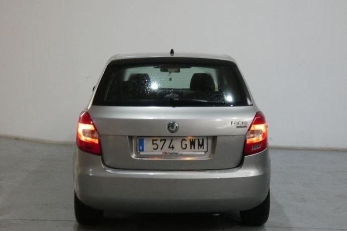 Usado Skoda Fabia 90 CV (66 kW) 2010