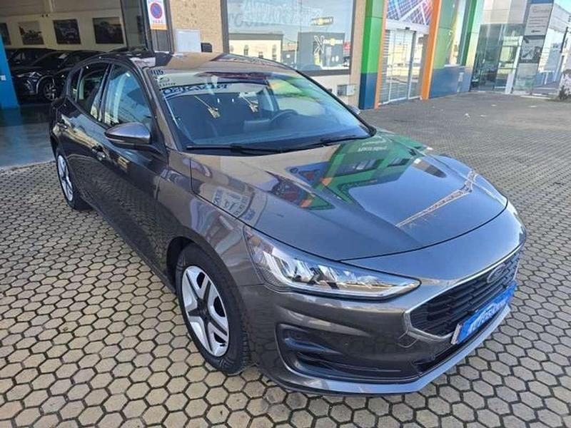 Używany Ford Focus Active 125 KM (91 kW) 2022 Szary Sedan/Limuzyna