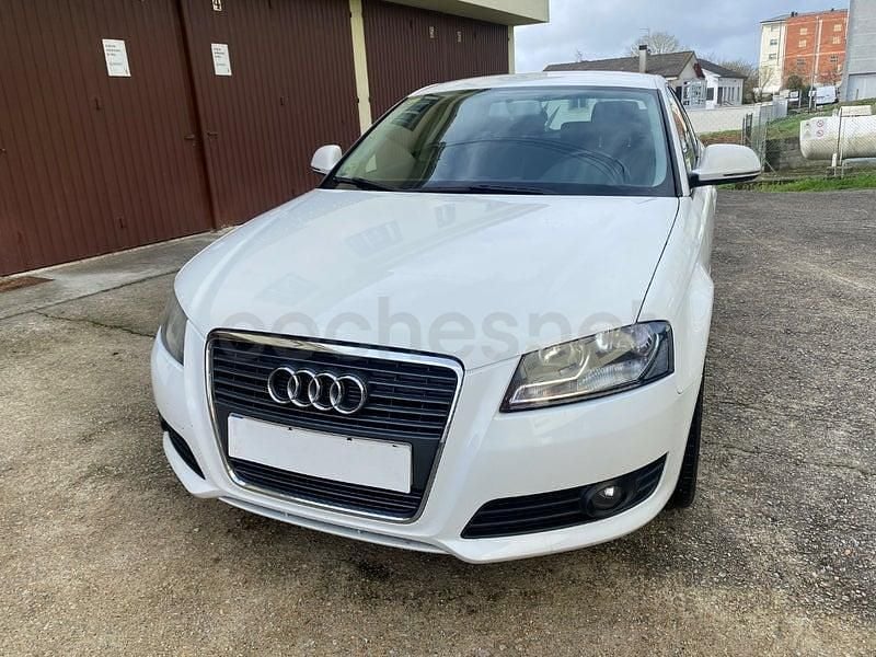 Usado Audi A3 Ambition 105 CV (77 kW) 2010 Blanco Utilitario