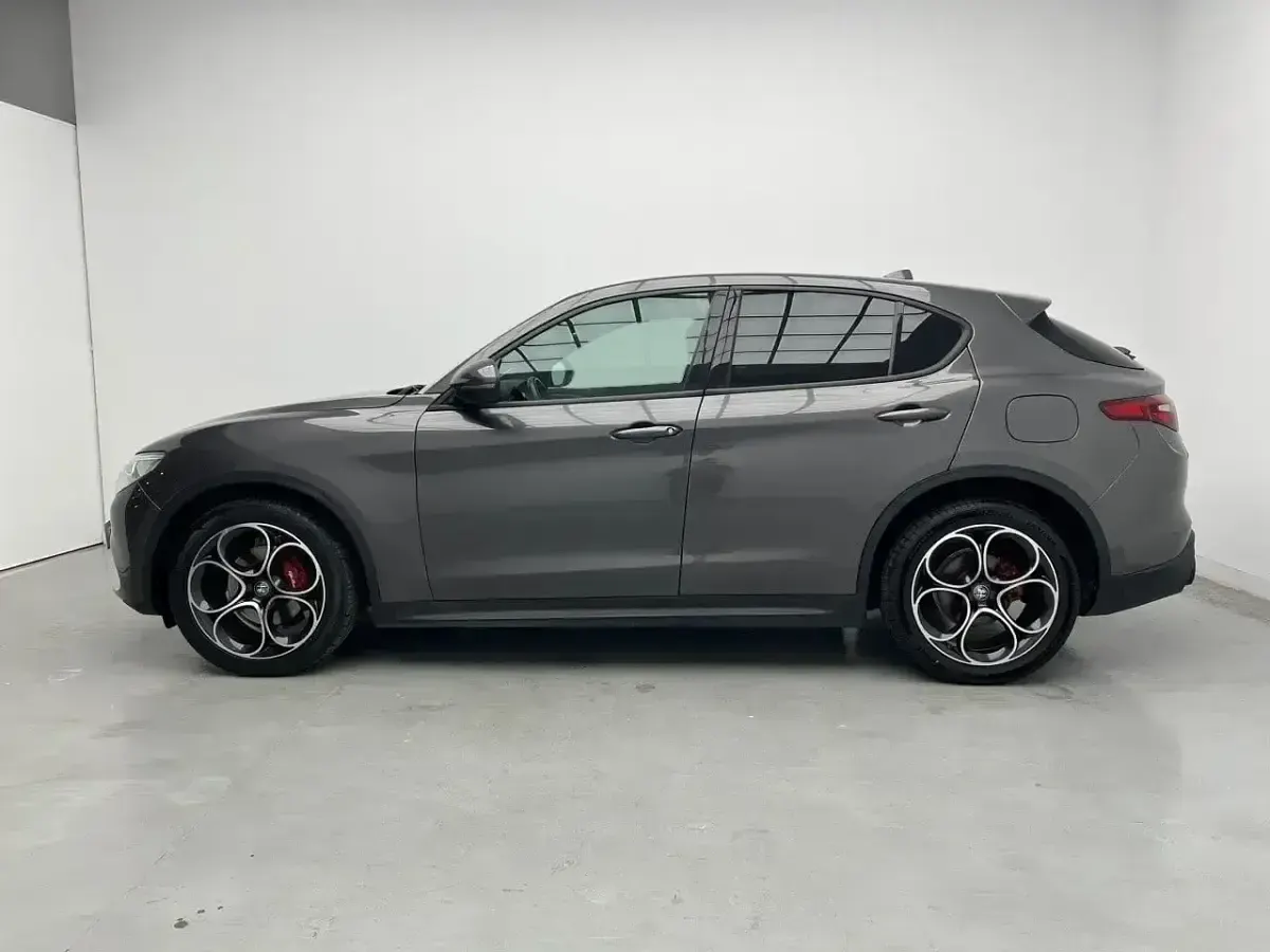 Usado Alfa Romeo Stelvio Sprint 190 CV (139 kW) 2022 Otro SUV