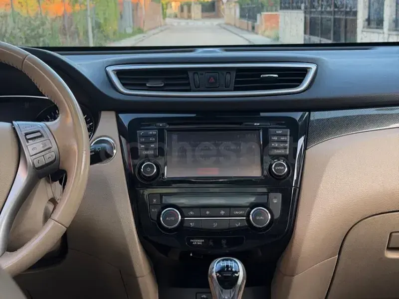 Usado Nissan X-Trail Tekna 130 CV (95 kW) 2015 Negro SUV