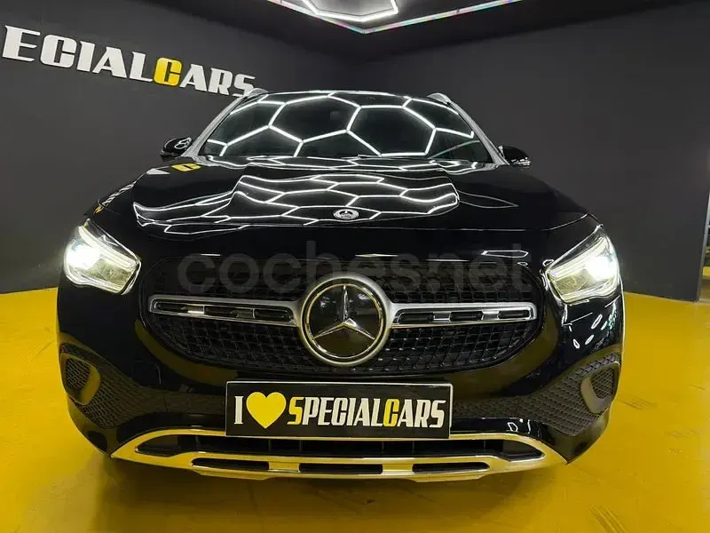 Usado Mercedes GLA180 136 CV (100 kW) 2022 Negro SUV