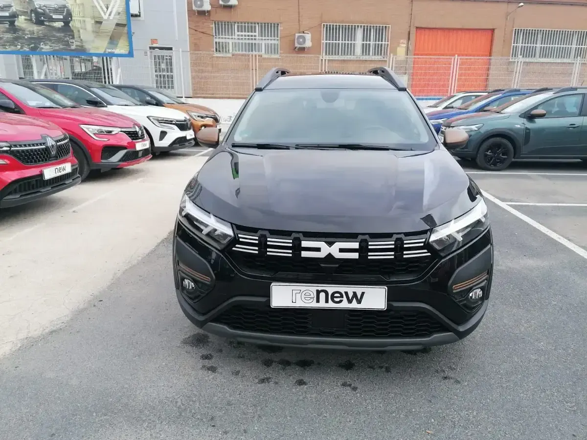 Usado Dacia Jogger Extreme 110 CV (80 kW) 2023 Negro Monovolumen
