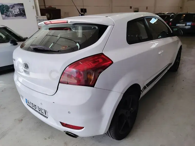 Używany Kia ProCeed 140 KM (102 kW) 2009 Biały Hatchback