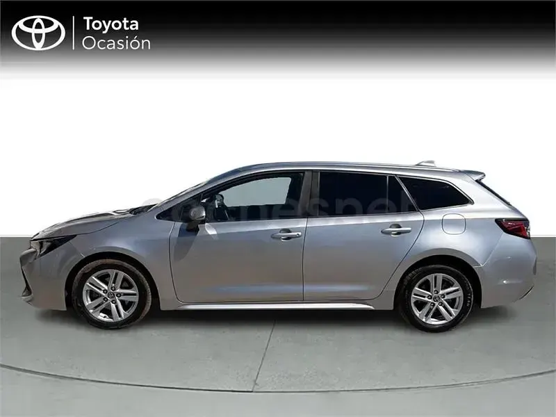 Usado Toyota Corolla Active 122 CV (89 kW) 2022 Gris / plata Familiar