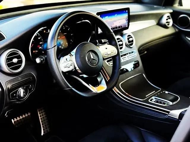 Używany Mercedes GLC300 AMG line 245 KM (180 kW) 2021 Czarny Coupe