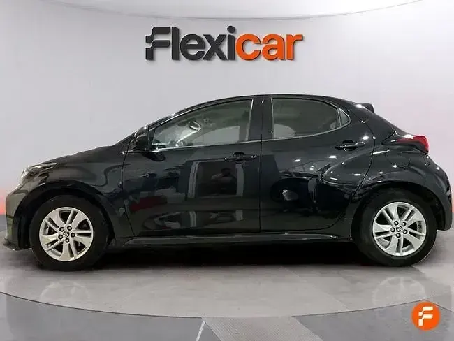 Usado Toyota Yaris Edition 125 CV (91 kW) 2020 Negro
