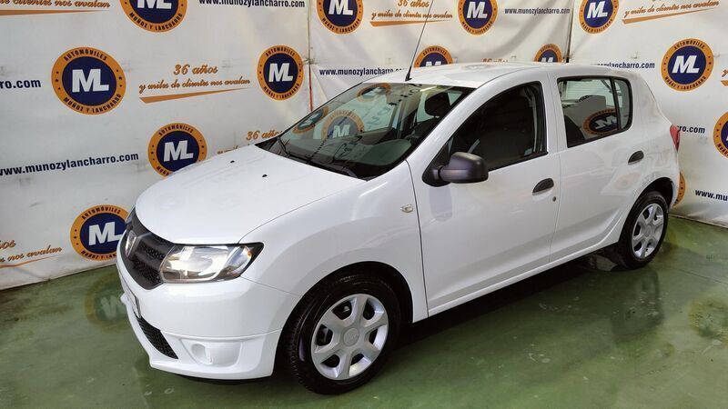 Usado Dacia Sandero Ambiance 75 CV (55 kW) 2016 Blanco Utilitario