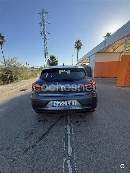 Usado Renault Clio V Intens 90 CV (66 kW) 2021 Gris / plata Berlina