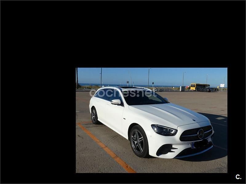 Usado Mercedes E300 320 CV (235 kW) 2021 Blanco Familiar