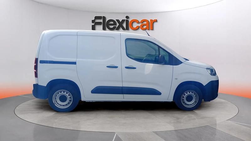 Usado Citroën Berlingo Feel 102 CV (75 kW) 2020 Blanco Monovolumen