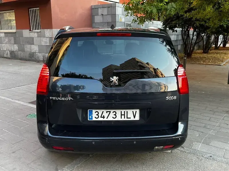 Usado Peugeot 5008 Business-Line 150 CV (110 kW) 2012 Negro Monovolumen