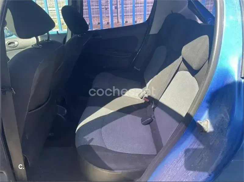 Usado Peugeot 206 70 CV (51 kW) 2004 Azul Berlina