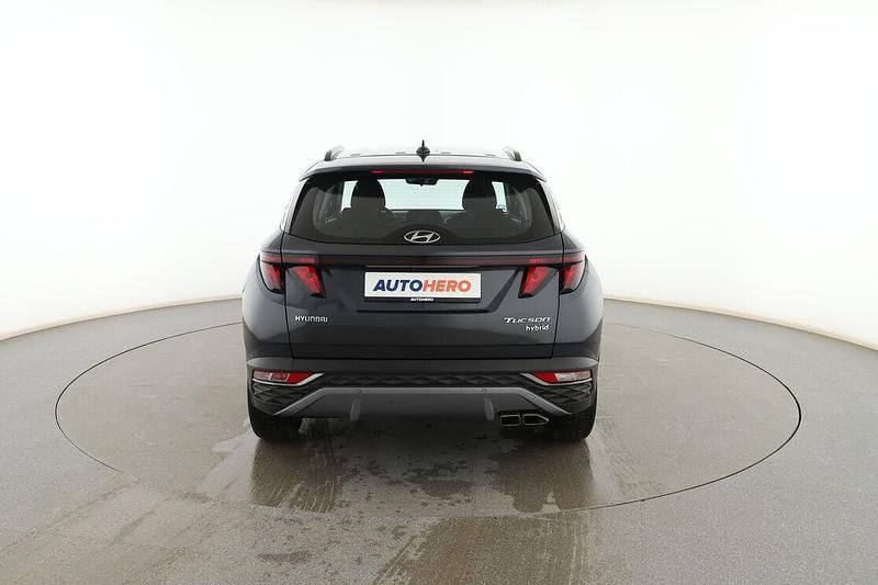 Usado Hyundai Tucson 136 CV (100 kW) 2022 Gris SUV