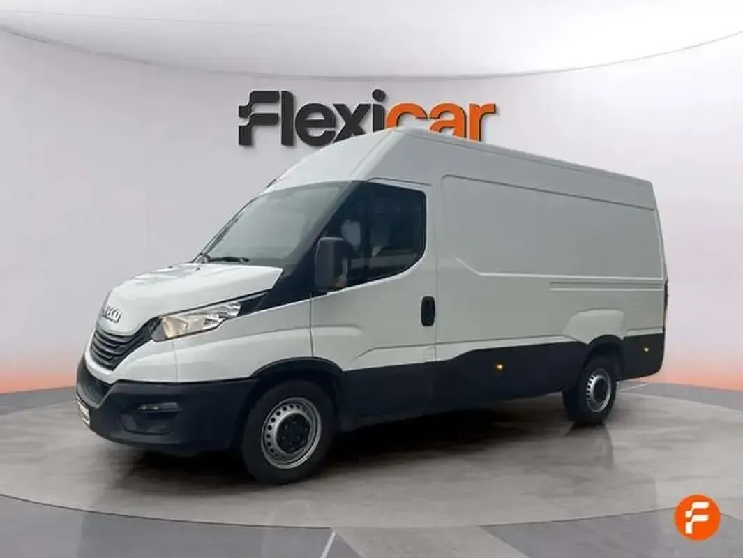 Usado Iveco Daily 156 CV (114 kW) 2023 Blanco Van