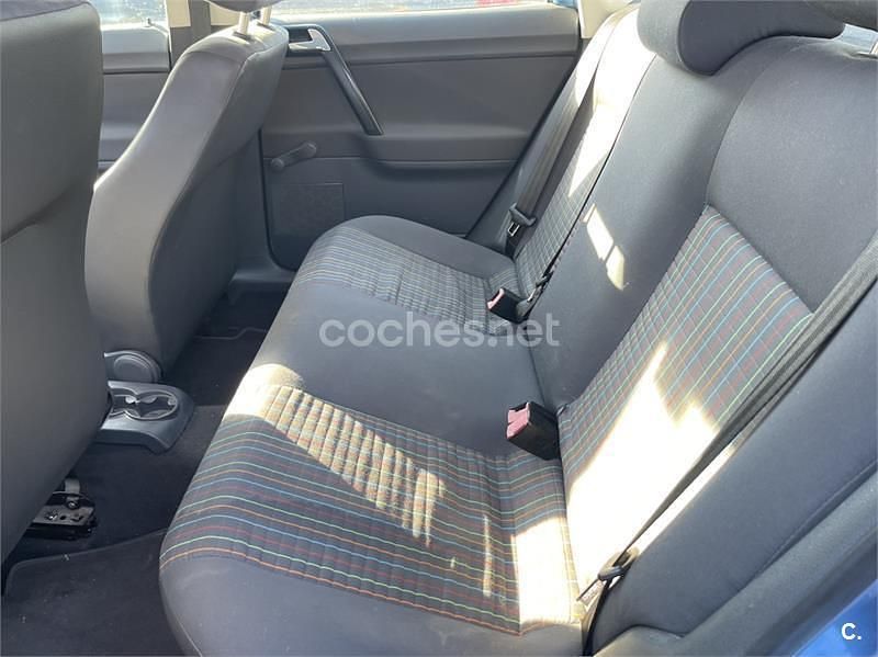 Używany VW Polo Advance 75 KM (55 kW) 2006 Niebieski Hatchback