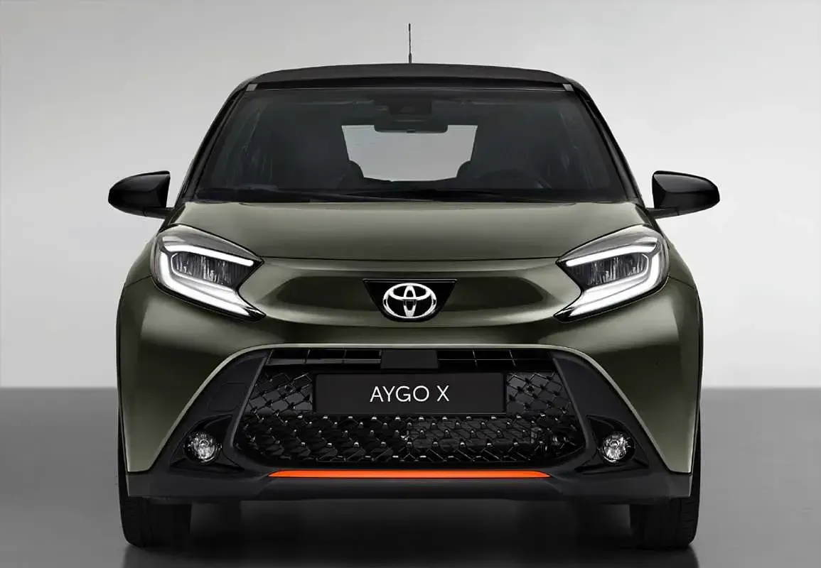 Usado Toyota Aygo X 72 CV (52 kW) 2023 Negro SUV