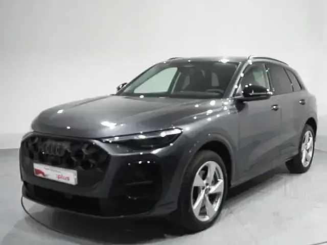 Usado Audi Q5 Advanced 204 CV (150 kW) 2025 Gris / plata SUV