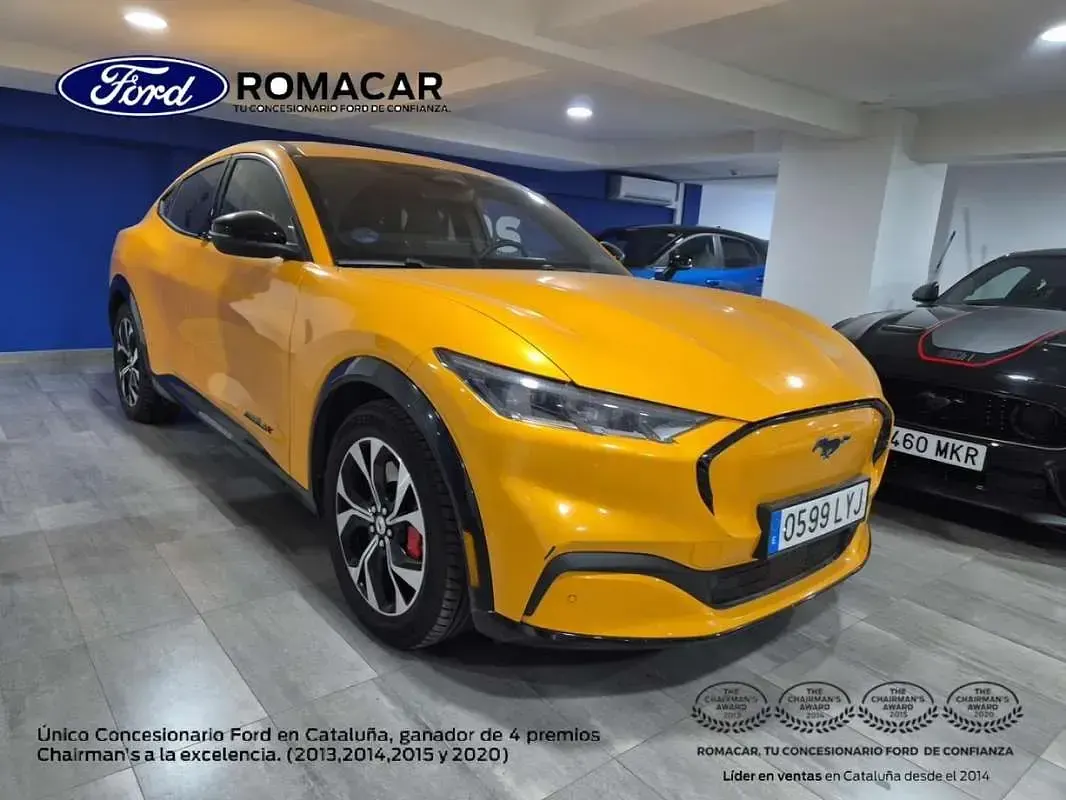 Begagnad Ford Mustang Mach-E 258 kW (351 HK) 2022 Orange SUV