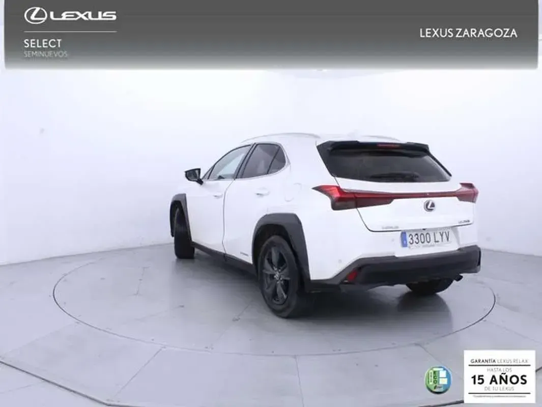 Usado Lexus UX 250h Business Edition 184 CV (135 kW) 2022 Blanco SUV