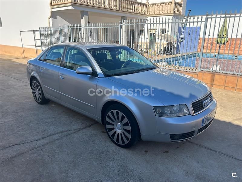 Gris / plata Usado 2002 Audi A4 Berlina | 2950 € (Precio justo) - Imagen 1/4