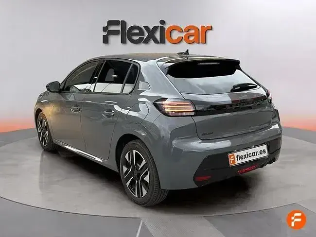 Usado Peugeot 208 Allure 100 CV (73 kW) 2025 Gris Utilitario