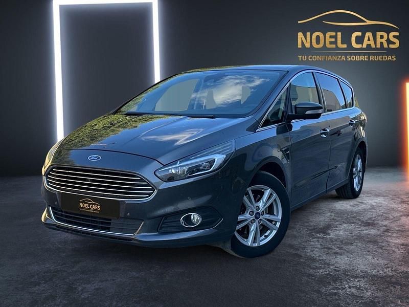 Usado Ford S-MAX Titanium 150 CV (110 kW) 2018 Gris Monovolumen
