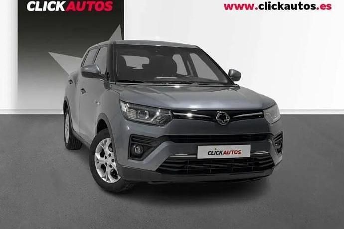 Usado Ssangyong (KGM) Tivoli 128 CV (94 kW) 2023 Gris SUV