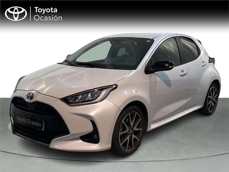 Usado Toyota Yaris Hybrid Style 116 CV (85 kW) 2021 Monovolumen