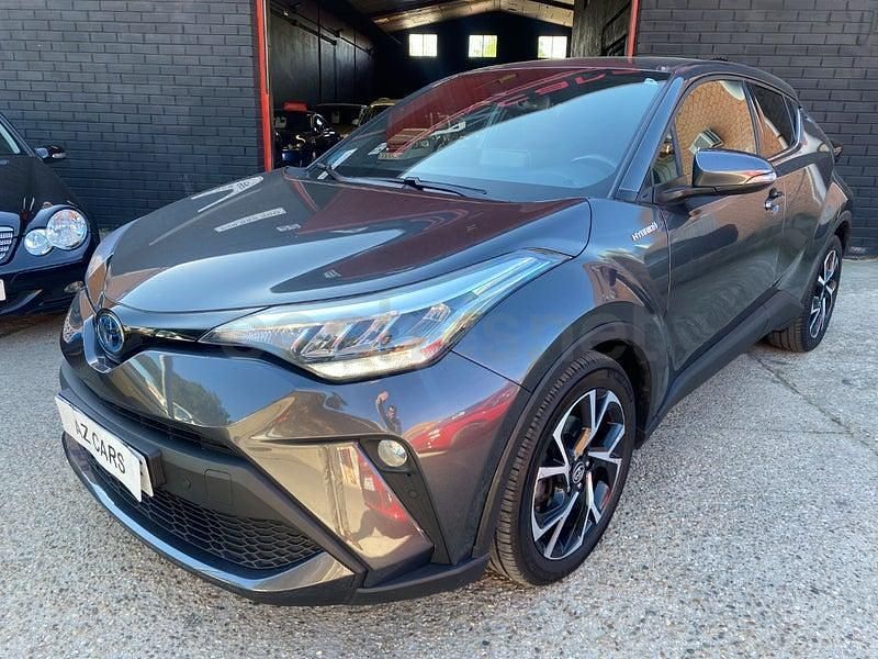 Usado Toyota C-HR Advance 122 CV (89 kW) 2022 Gris / plata SUV