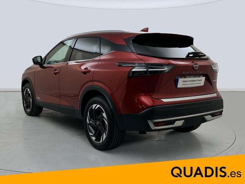 Usado Nissan Qashqai N-Connecta 190 CV (139 kW) 2025 Rojo SUV