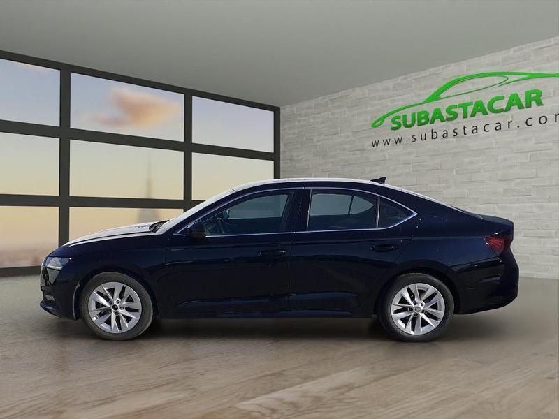 Negro metalizado Usado 2021 Skoda Octavia Ambition Berlina | 18.650 € (Precio justo) - Imagen 1/4