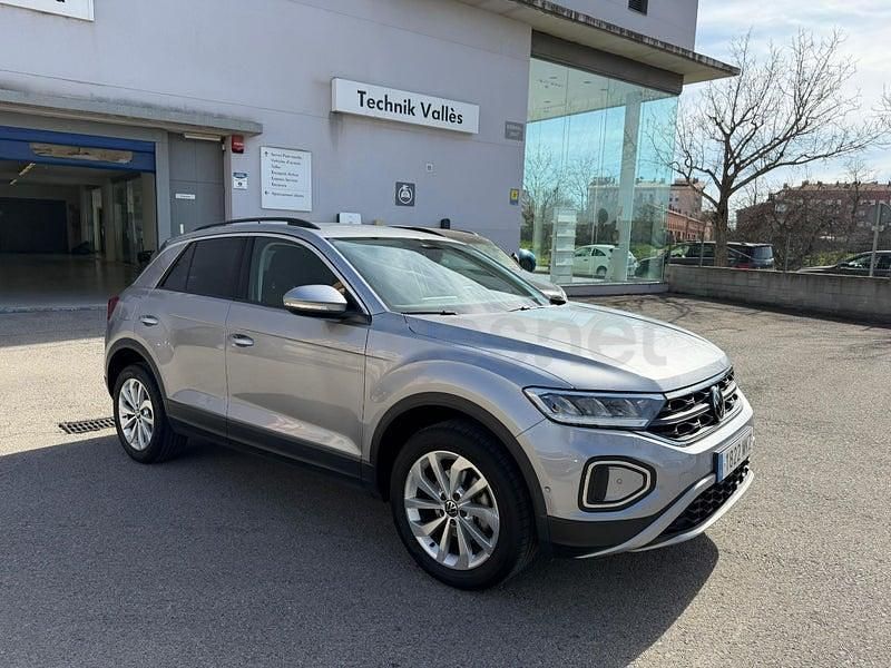 Usado VW T-Roc Life 150 CV (110 kW) 2023 Gris / plata SUV
