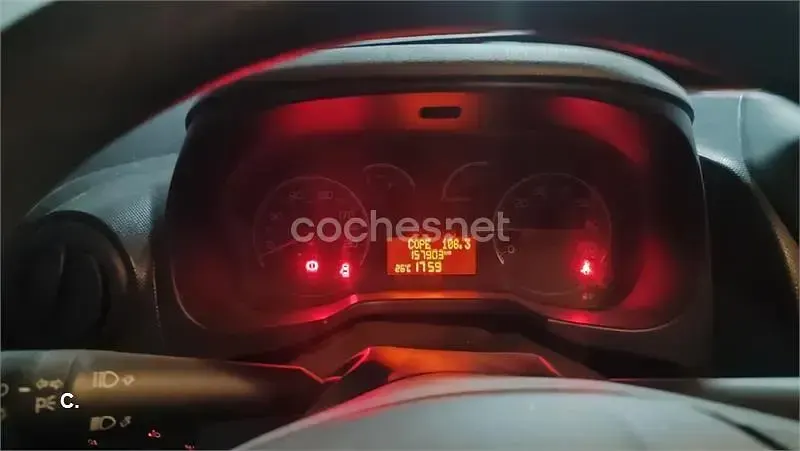 Usado Fiat Fiorino 75 CV (55 kW) 2015 Rojo Monovolumen