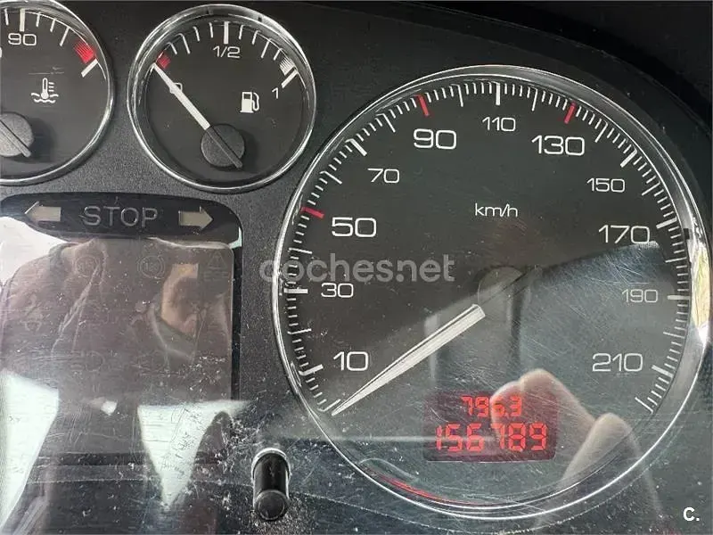 Usado Peugeot 307 110 CV (80 kW) 2008 Negro Familiar