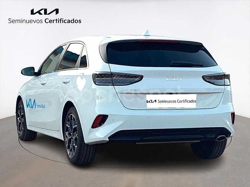 Usado Kia Ceed Style 100 CV (73 kW) 2025 Blanco Utilitario