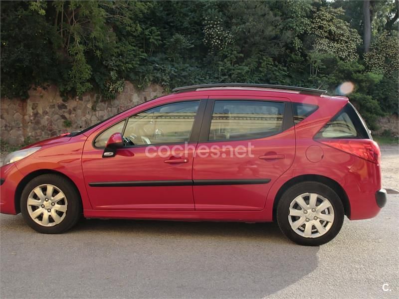 Usado Peugeot 207 95 CV (69 kW) 2008 Granate Familiar