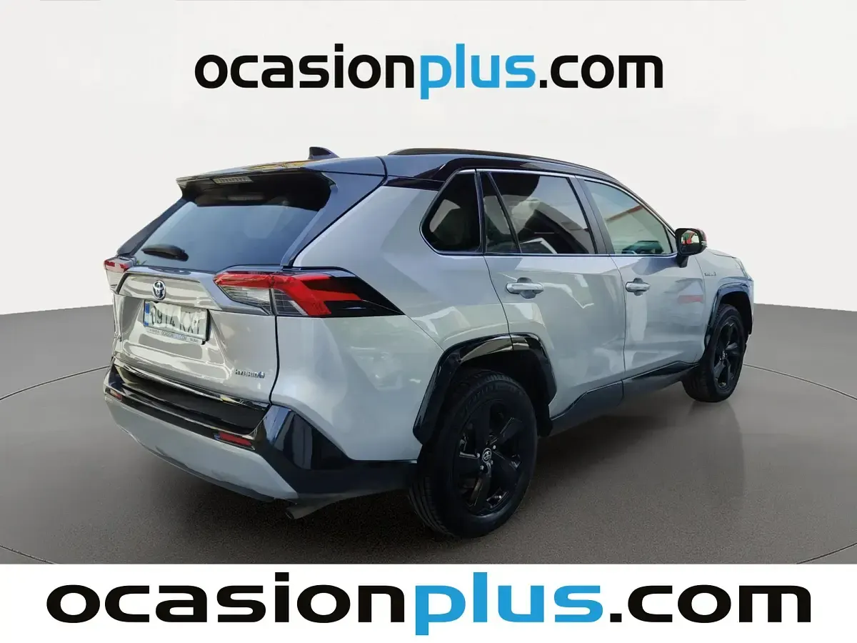 Usado Toyota RAV4 218 CV (160 kW) 2019 Gris plata SUV