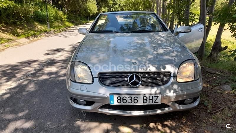 Gris / plata Usado 2001 Mercedes SLK32 AMG AMG Descapotable | 30.000 € - Imagen 1/4