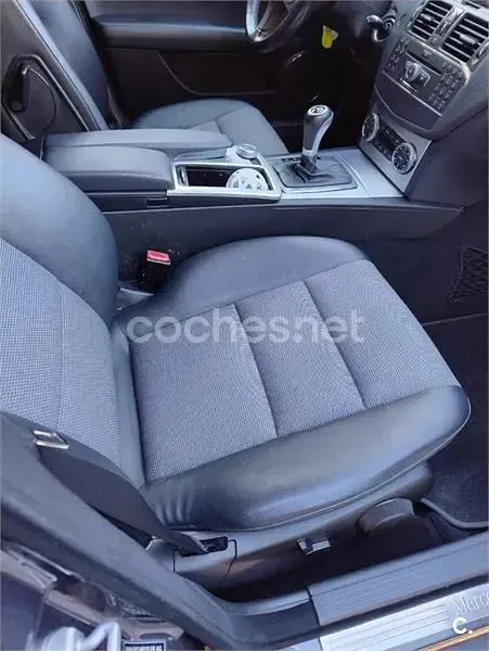 Usado Mercedes C350 Avantgarde 272 CV (200 kW) 2007 Negro Familiar